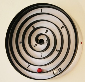 Cool-Wall-Clock-with-Balls-instead-Hands-Aspiral-Clock-by-Will-Aspinall-and-Neil-Lambeth-4