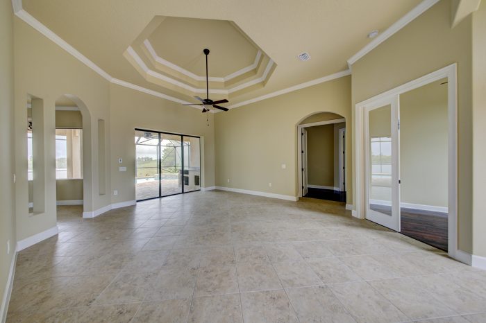 06Living Room with Tray Ceilings